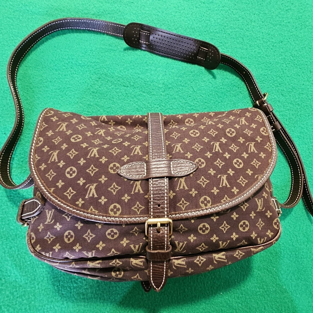 Louis Vuitton Samur Lin